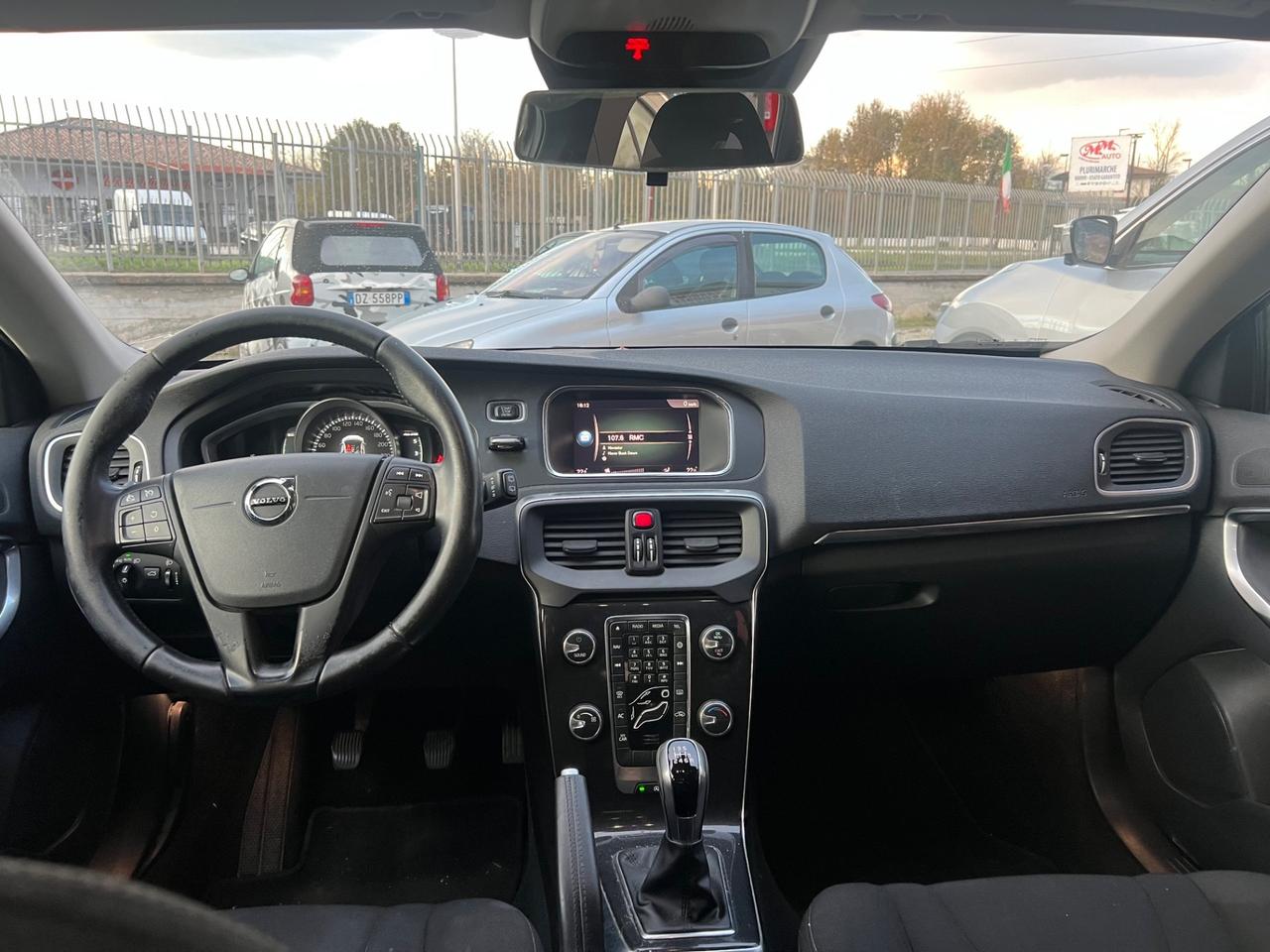 Volvo V40 D2 R-design