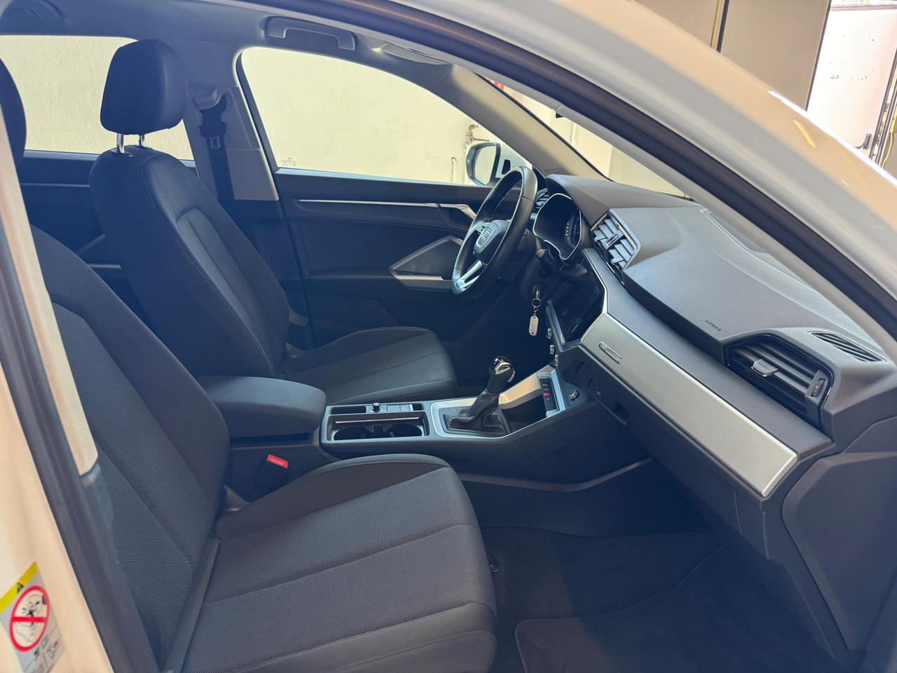 Audi Q3 35 2.0 tdi Business s-tronic