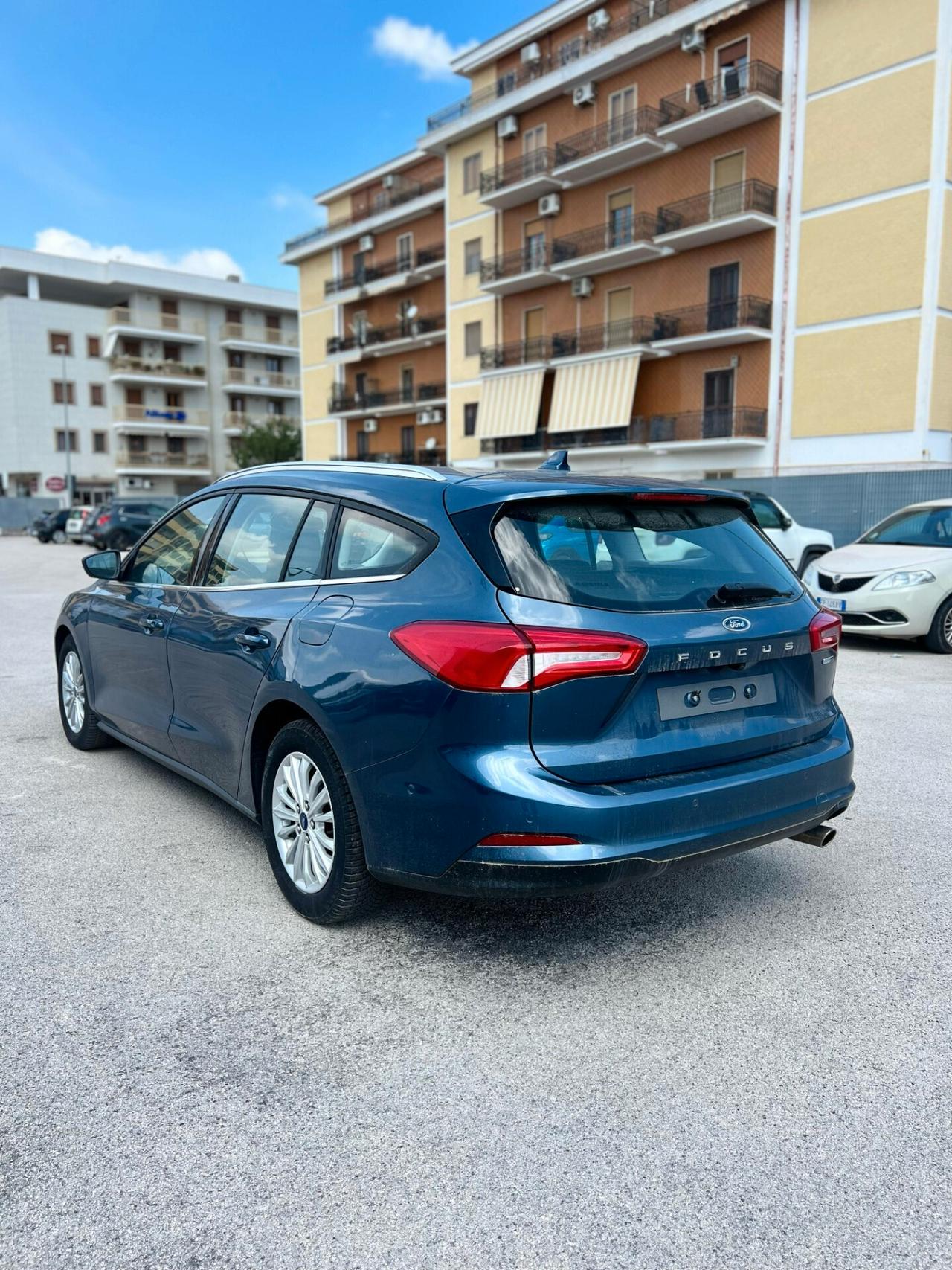 Ford Focus TURNIER 1.0 ECOBOOST HYBRID