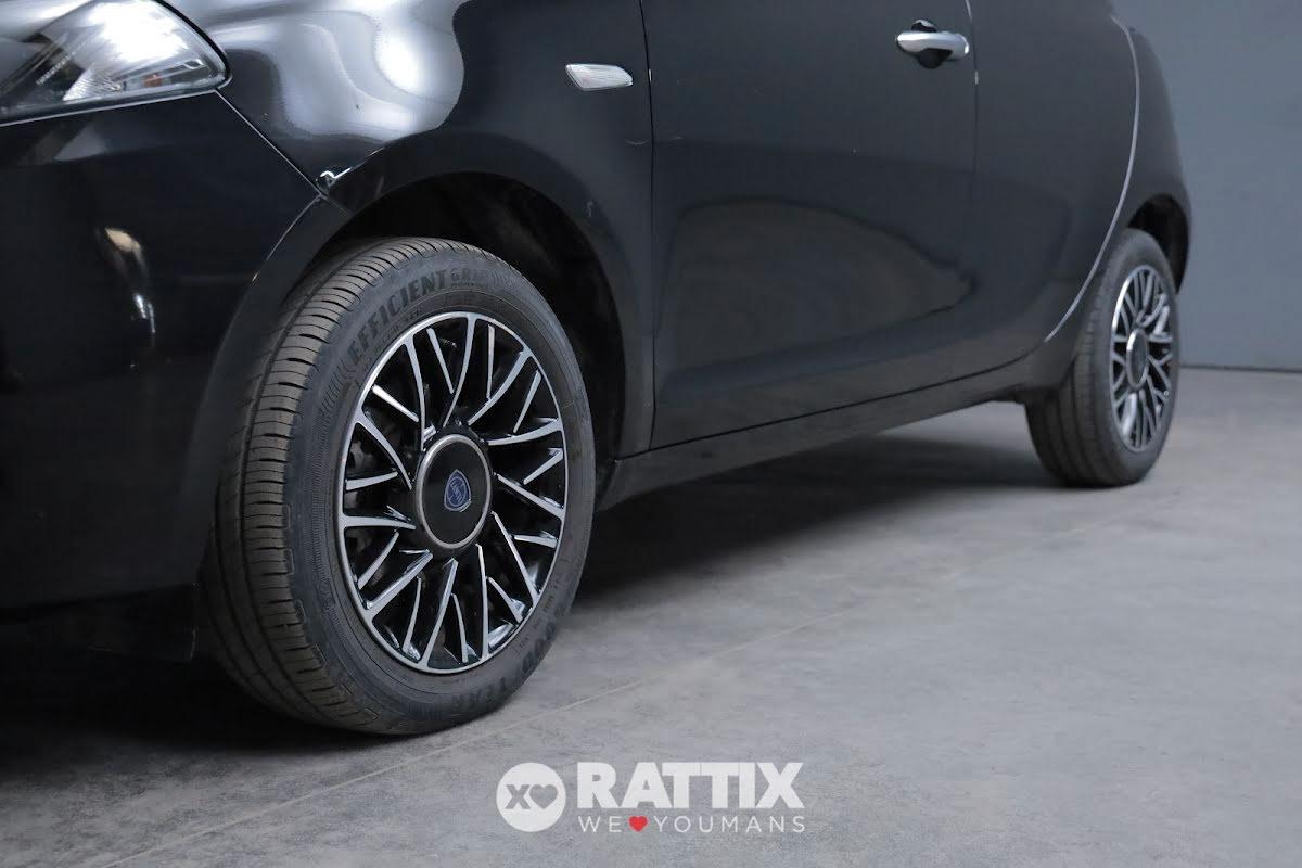 Lancia Ypsilon 1.0 Firefly Hybrid 70CV Platino