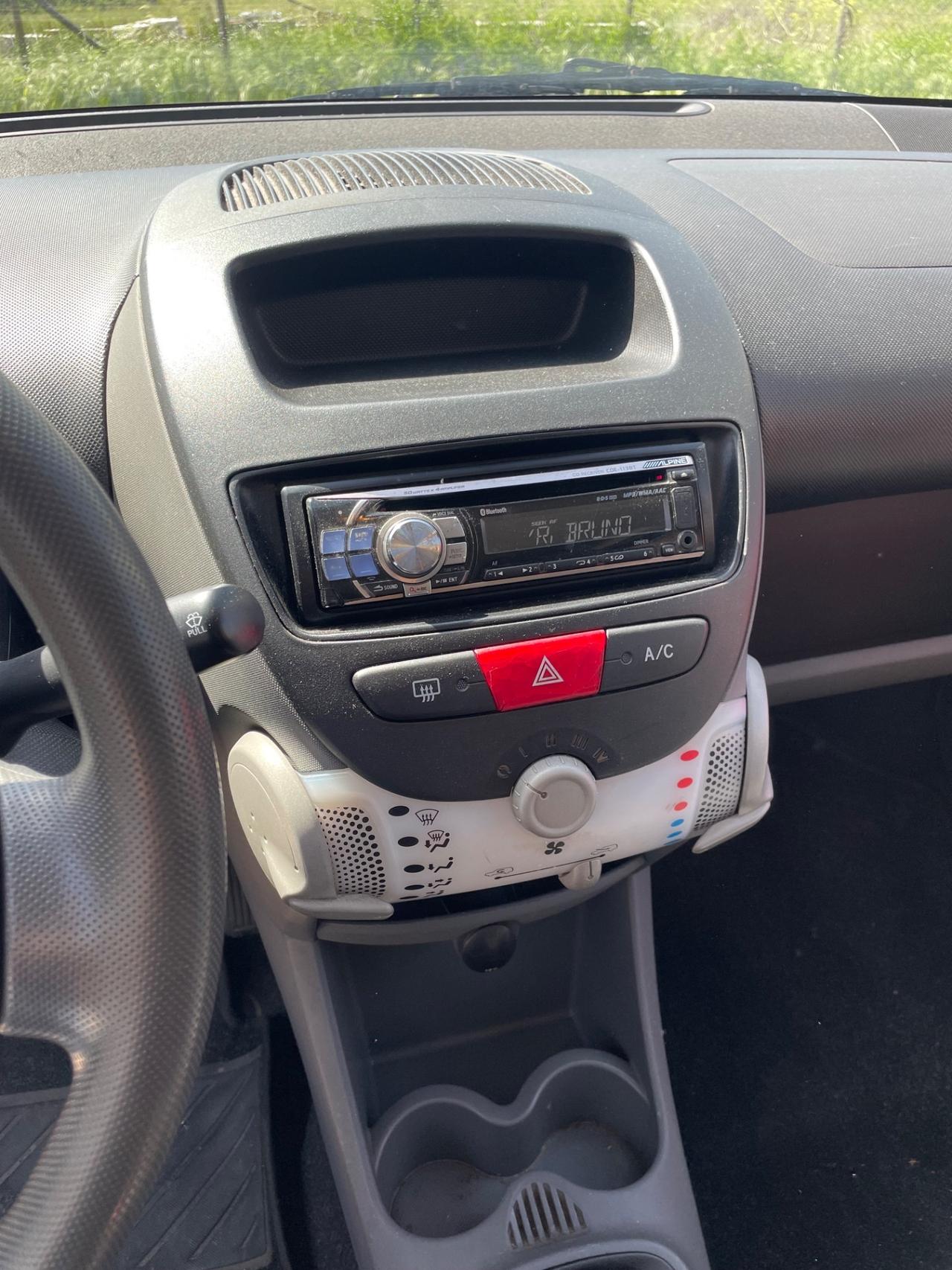 Citroen C1 1.0 5 porte airdream Pulp neopat