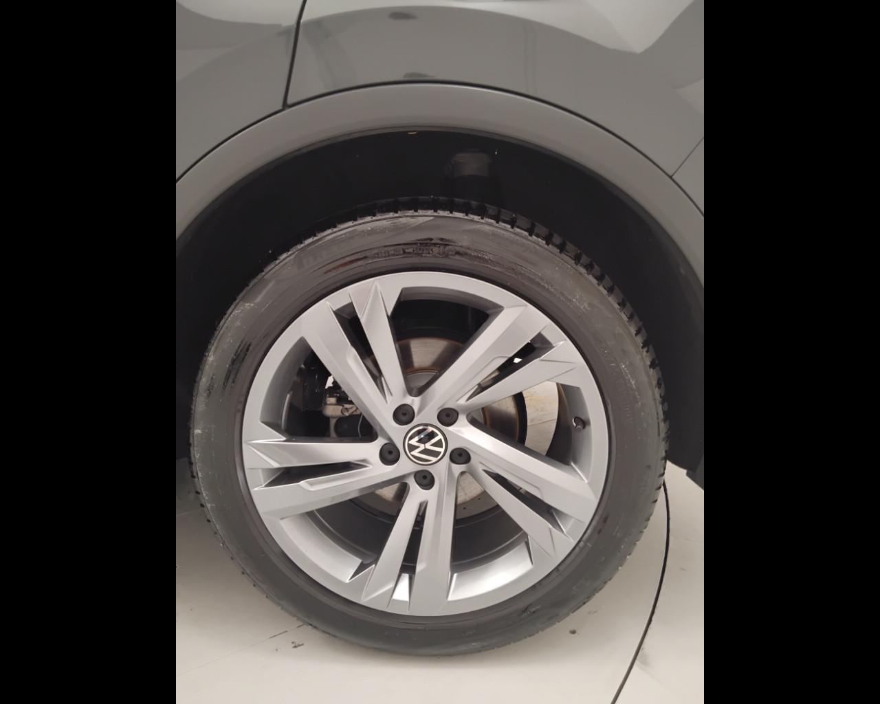 VOLKSWAGEN Tiguan II 2021 - Tiguan 2.0 tdi R-Line 150cv dsg