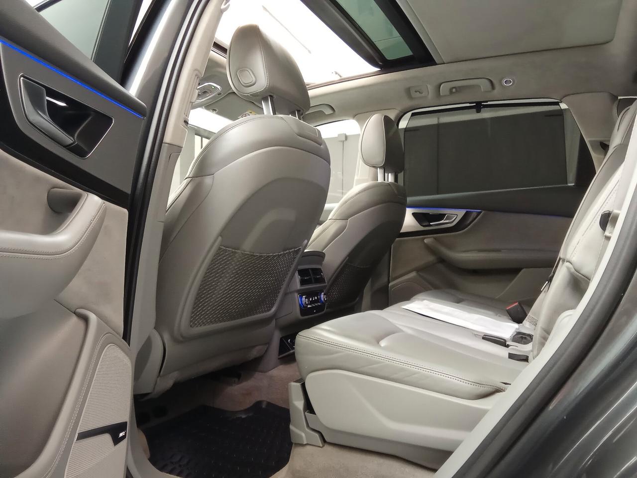 Audi Q7 SQ7 4.0 V8 TDI quattro tiptronic Business Plus