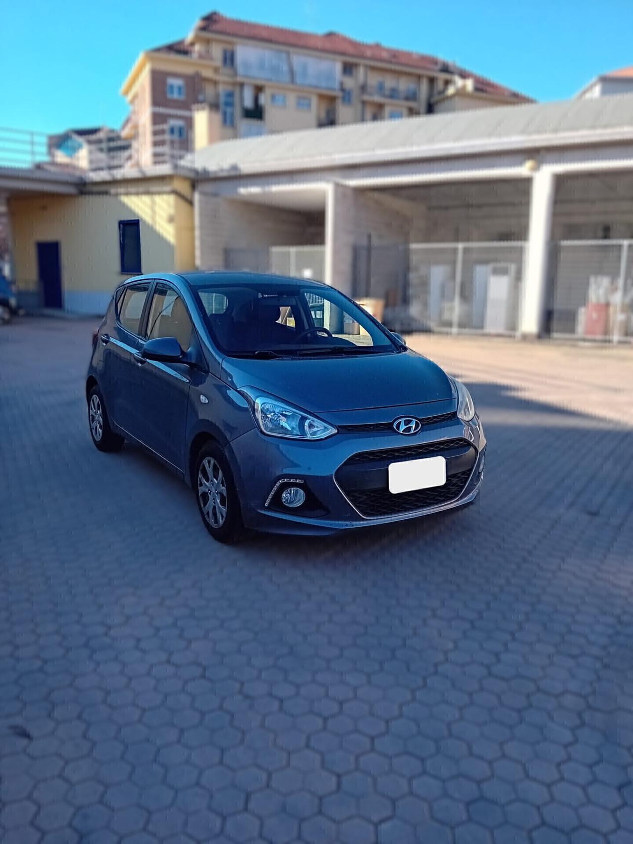 Hyundai i10 - APERTI AD AGOSTO