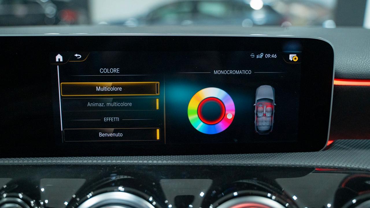 Mercedes-benz A 180 D PREMIUM PLUS AMG TETTO PACK LUCI XENO NAVI PELLE FULL OPTIONAL