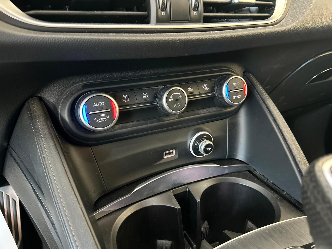Alfa Romeo Stelvio 2.2 Turbodiesel 160 CV AT8 RWD Business