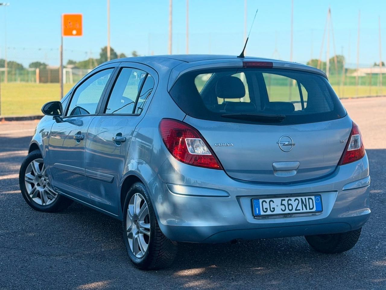 Opel Corsa 1.4 16V 5 porte Enjoy