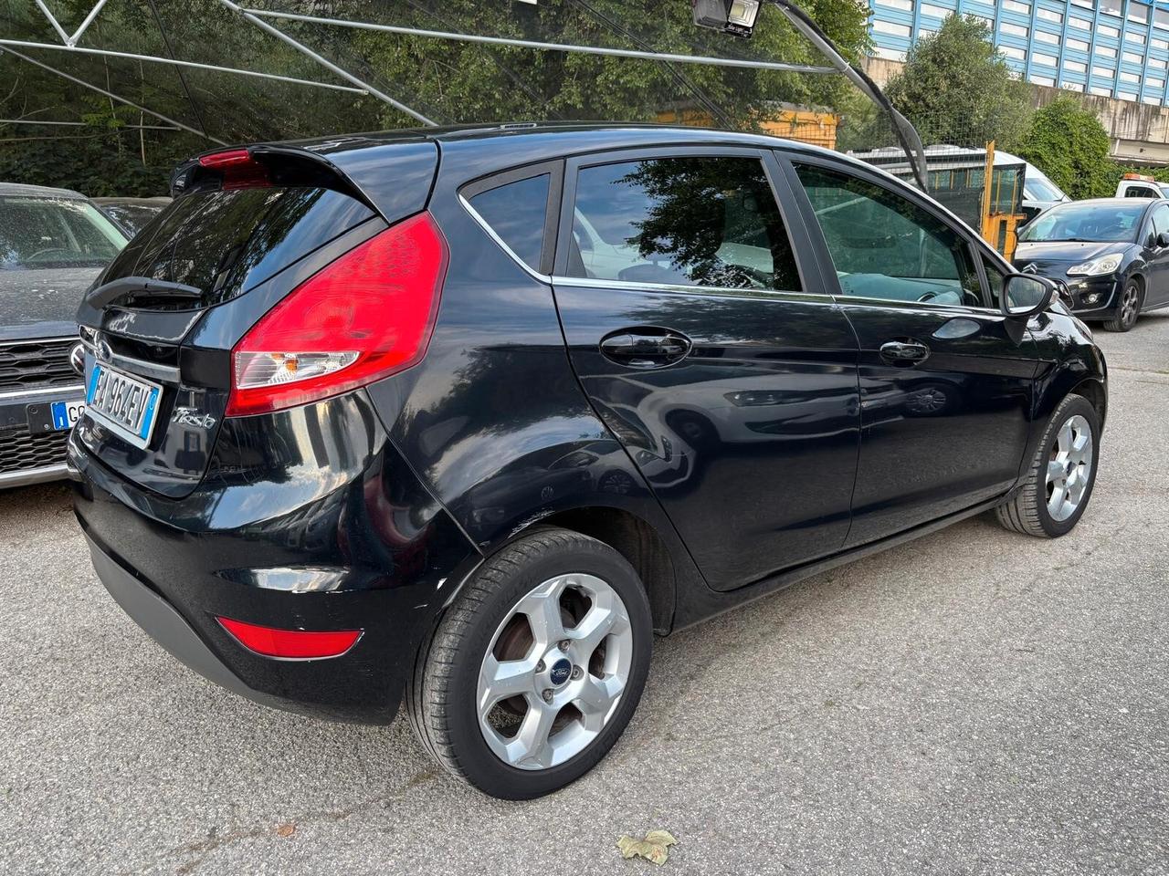 Ford Fiesta 1.4 5 porte GPL Titanium OK Neopatentati