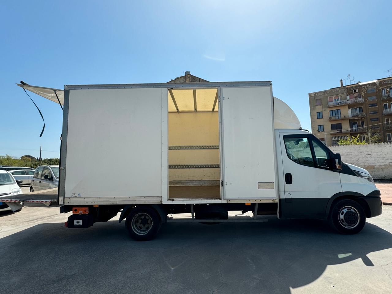 Iveco Daily 35C14 FURGONE CASSA E SPONDA IDRAULICA ANNO 2019