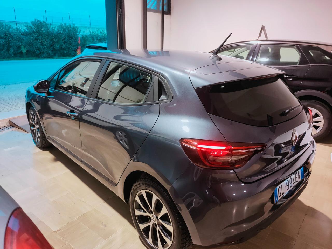 Renault Clio TCe 90 CV 5 .P Techno Euro 6D