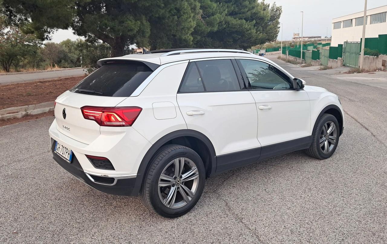 Volkswagen T-Roc 2.0 TDI SCR 150 CV DSG Business BlueMotion Technology con tetto panoramico (IVA Esp)