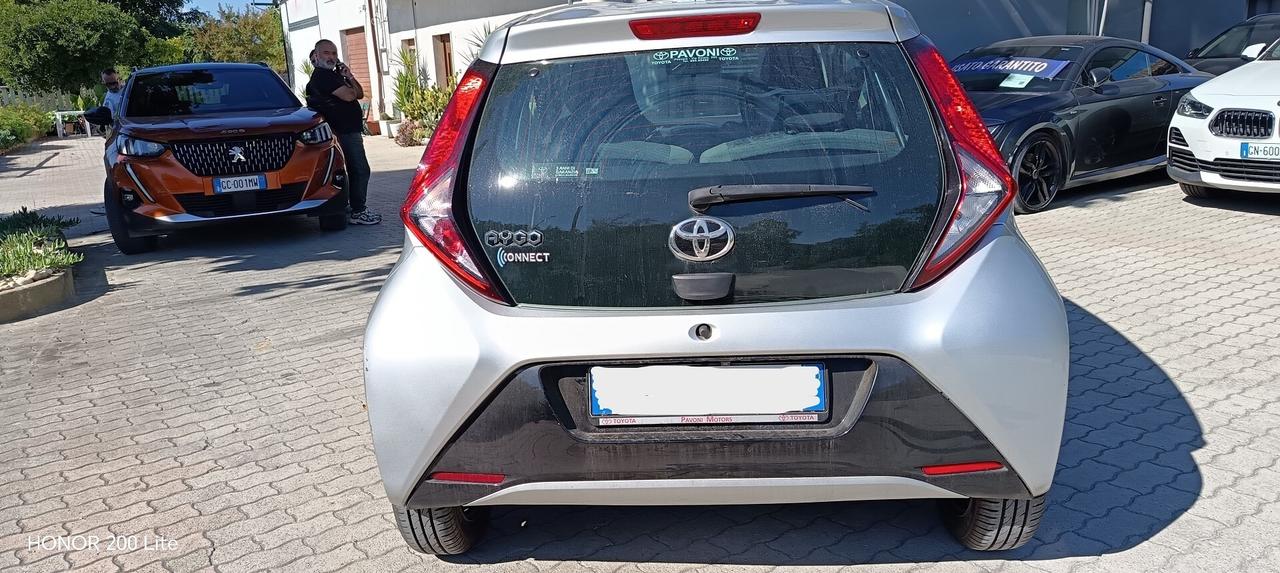 Toyota Aygo 5 Porte 5p 1.0 x-play 72cv