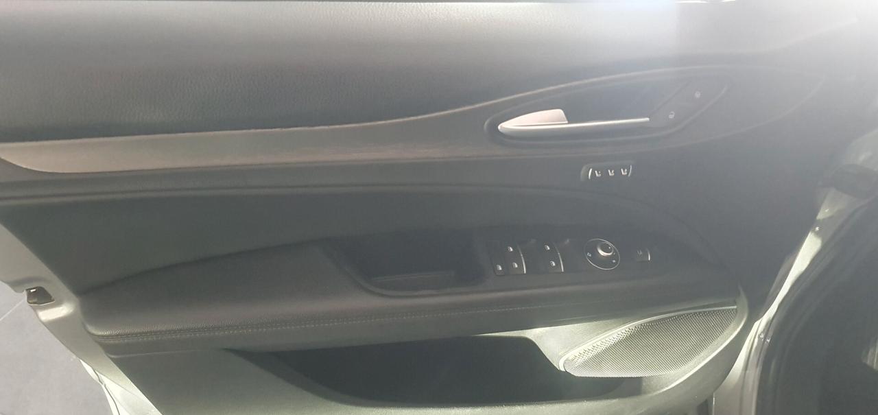 Alfa Romeo Stelvio 2.2 Turbodiesel 210 CV AT8 Q4 Executive