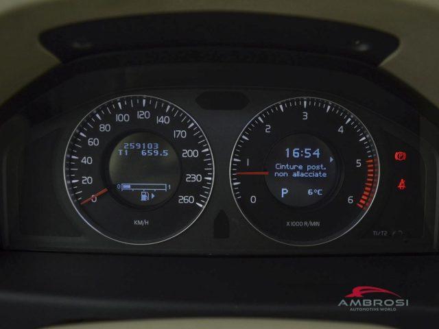 VOLVO XC70 2.4 D5 20V (185CV) cat AWD Momentum - PER OPERATOR