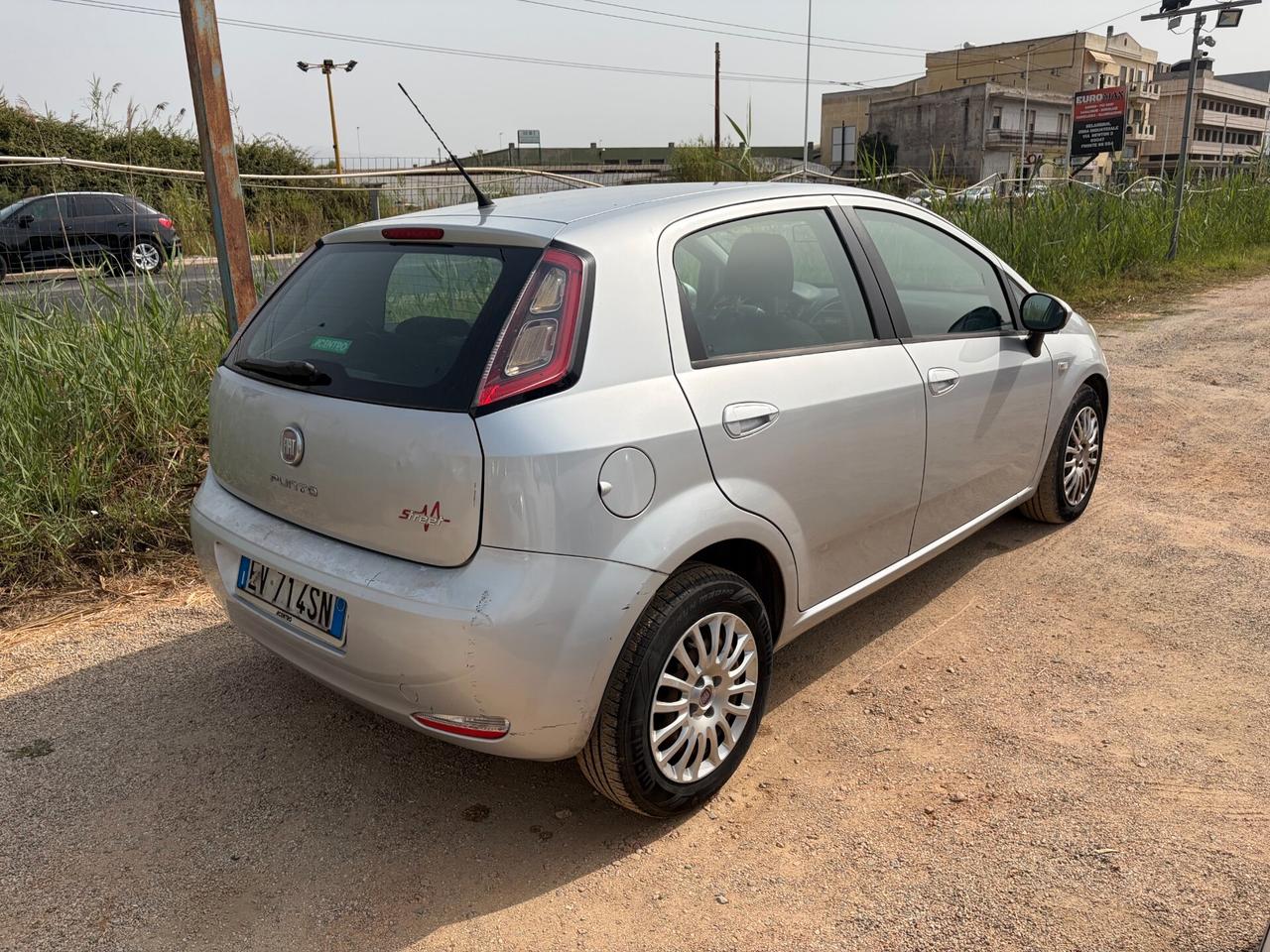 FIAT PUNTO 1.3 MJT II 75CV ANNO 2014 ADATTA NEOPATENTATI
