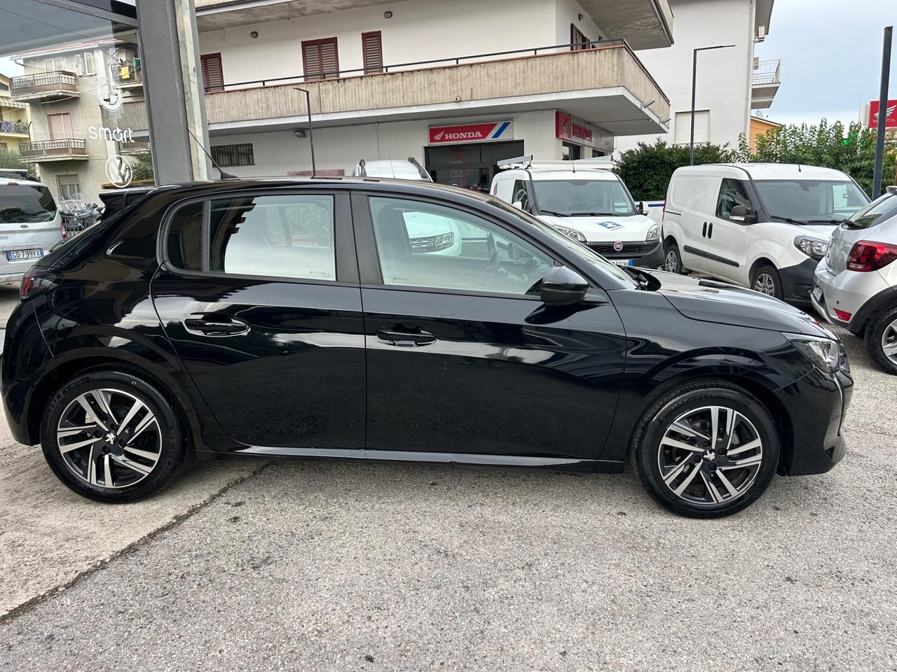 Peugeot 208 1.2 75 CV ( 30.000 KM) PARI AL NUOVO!!!