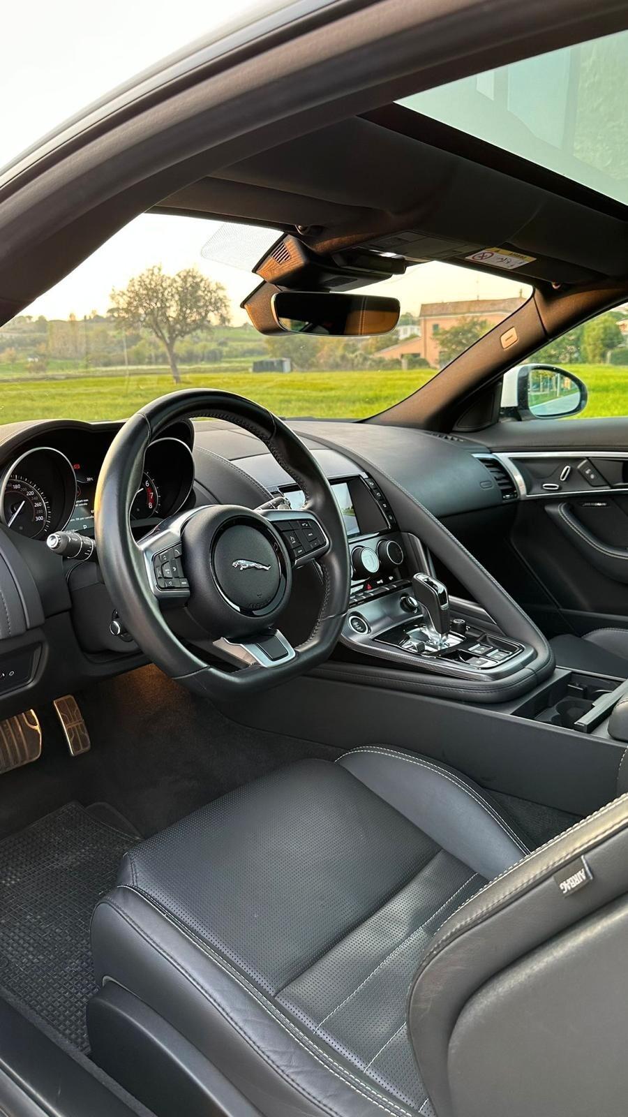 Jaguar F-Type 2.0 aut. Convertibile R-Dynamic