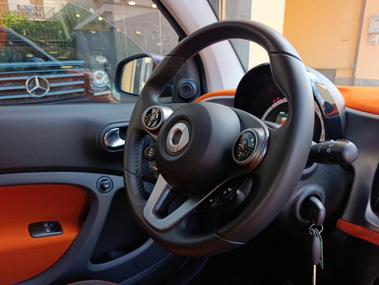 Smart ForTwo 70 1.0 twinamic Passion km 41,772 certificati