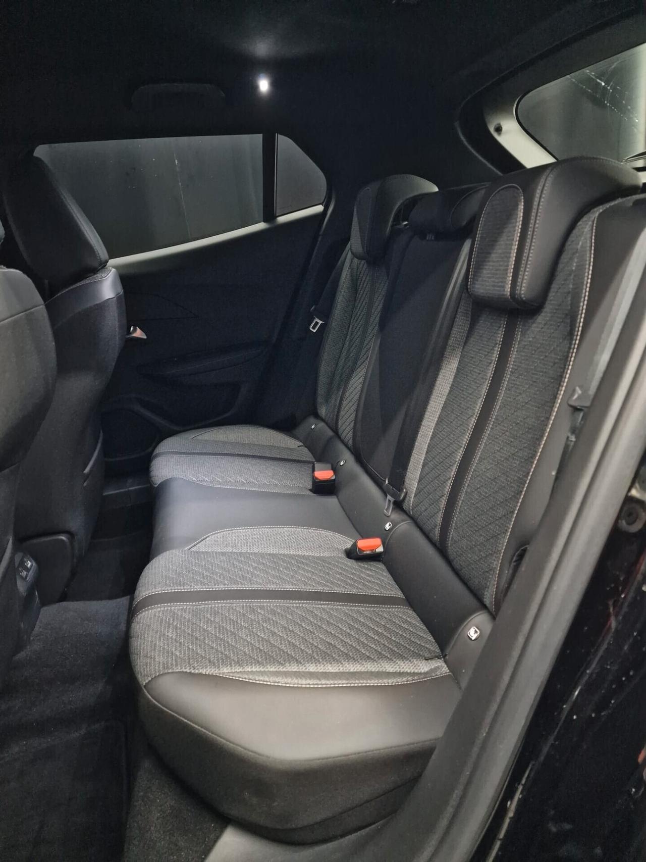 Peugeot 2008 1.2 PureTech 100 S&S Allure