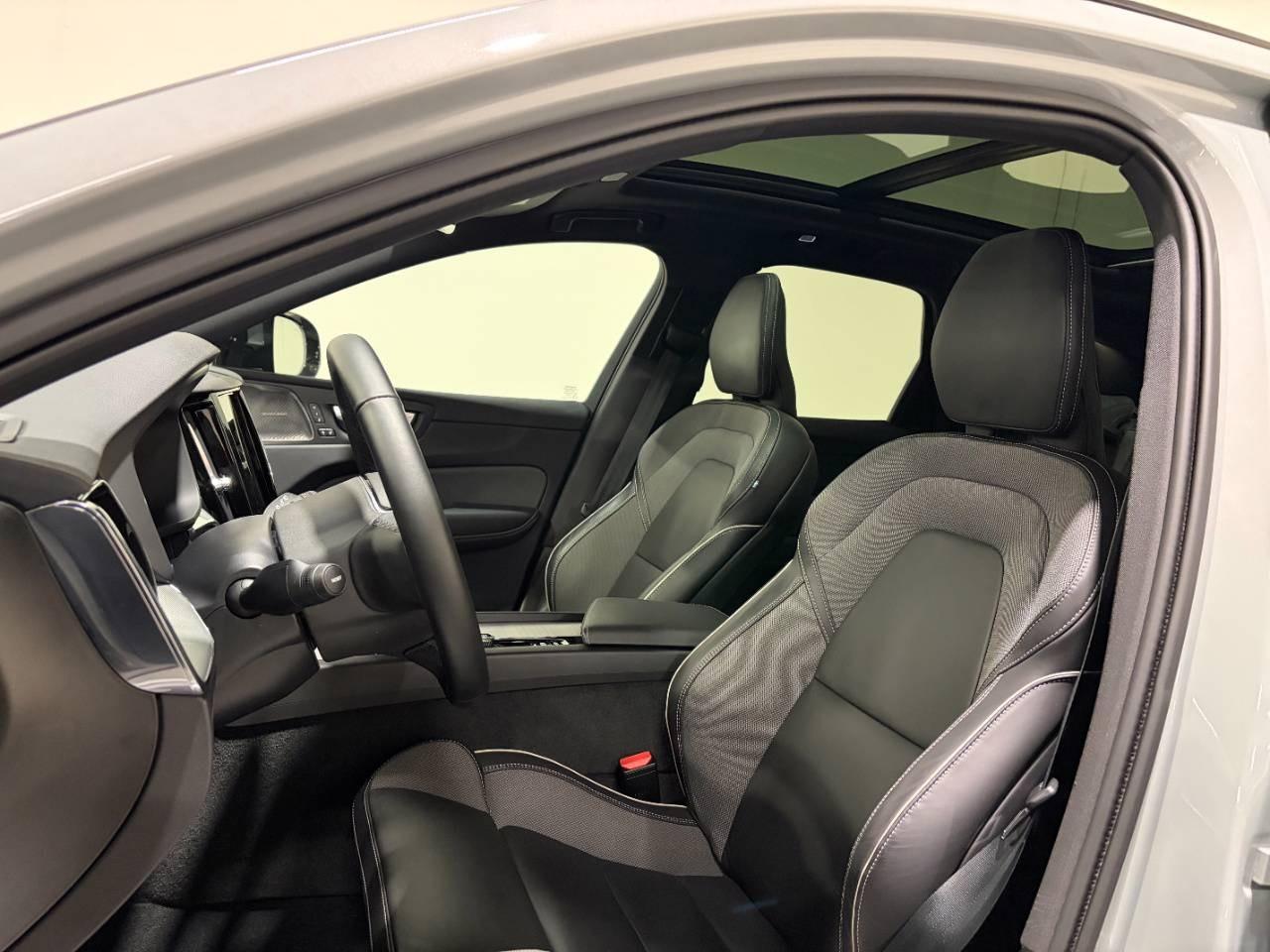 VOLVO XC60 T6 PHEV AWD PLUS DARK AUTO