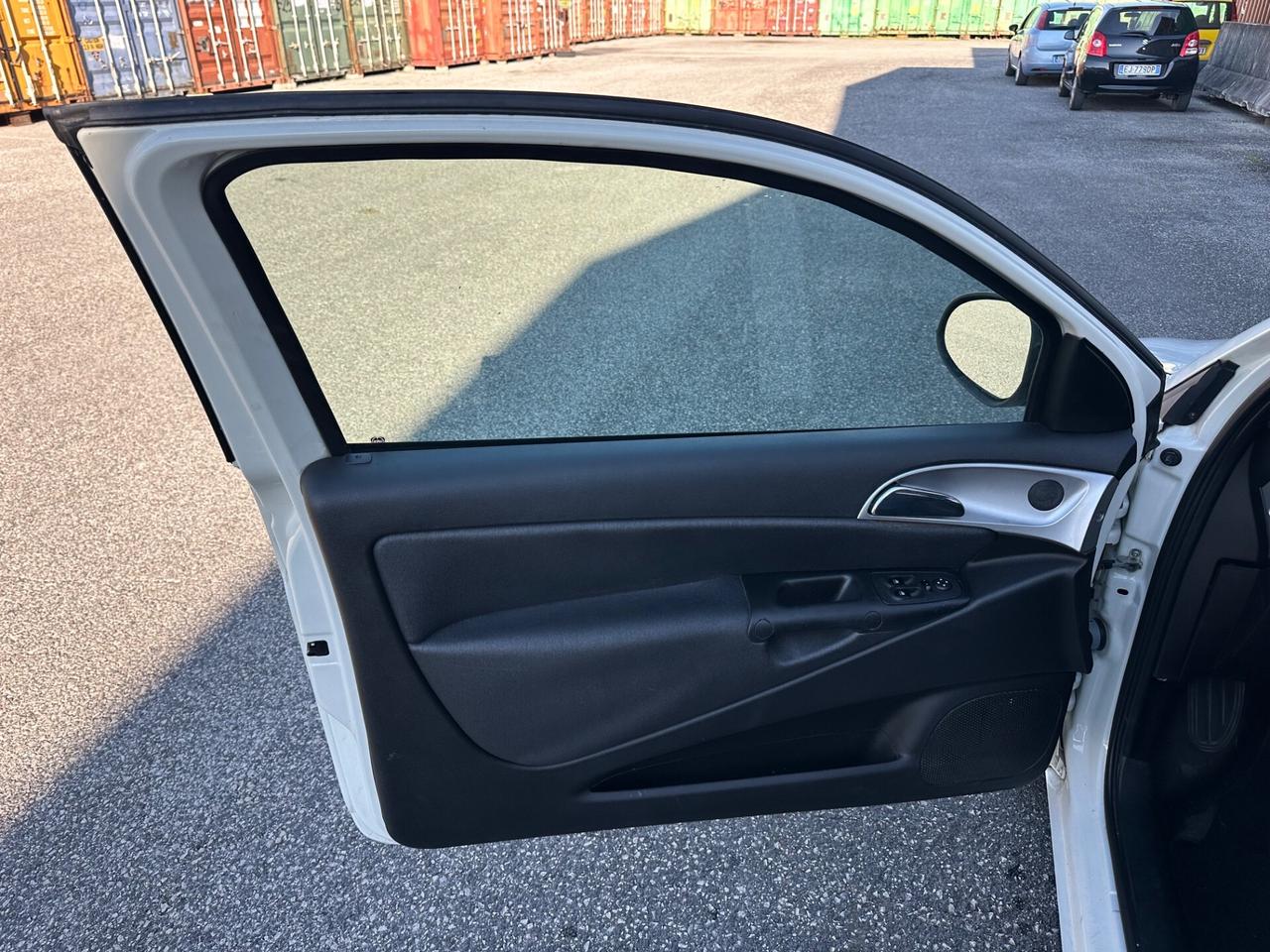 Lancia Ypsilon 1.2 69 CV 5 porte S&S Platinum GPL