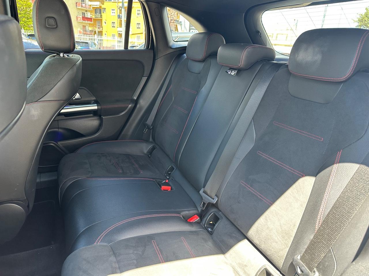 Mercedes-benz GLA 200d Automatic 4Matic Premium AMG