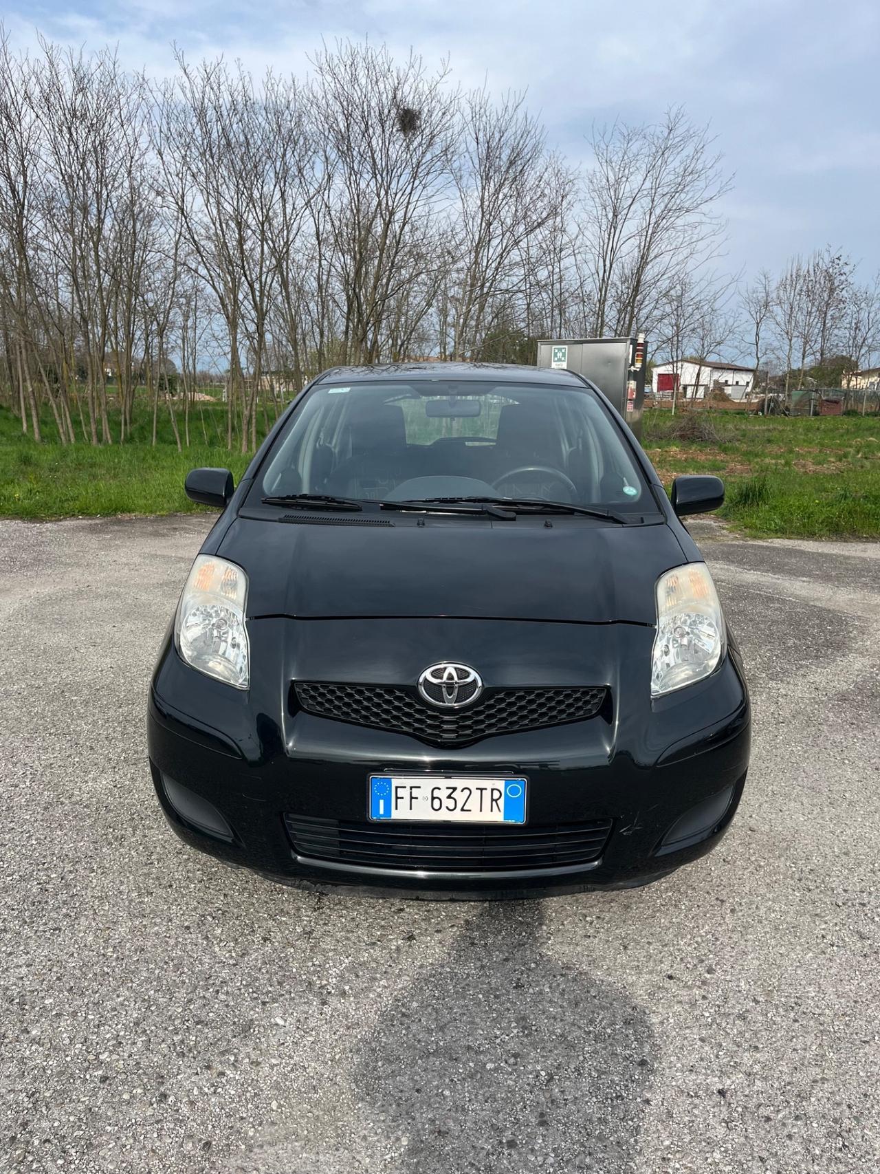 Toyota Yaris 1.0 5 porte
