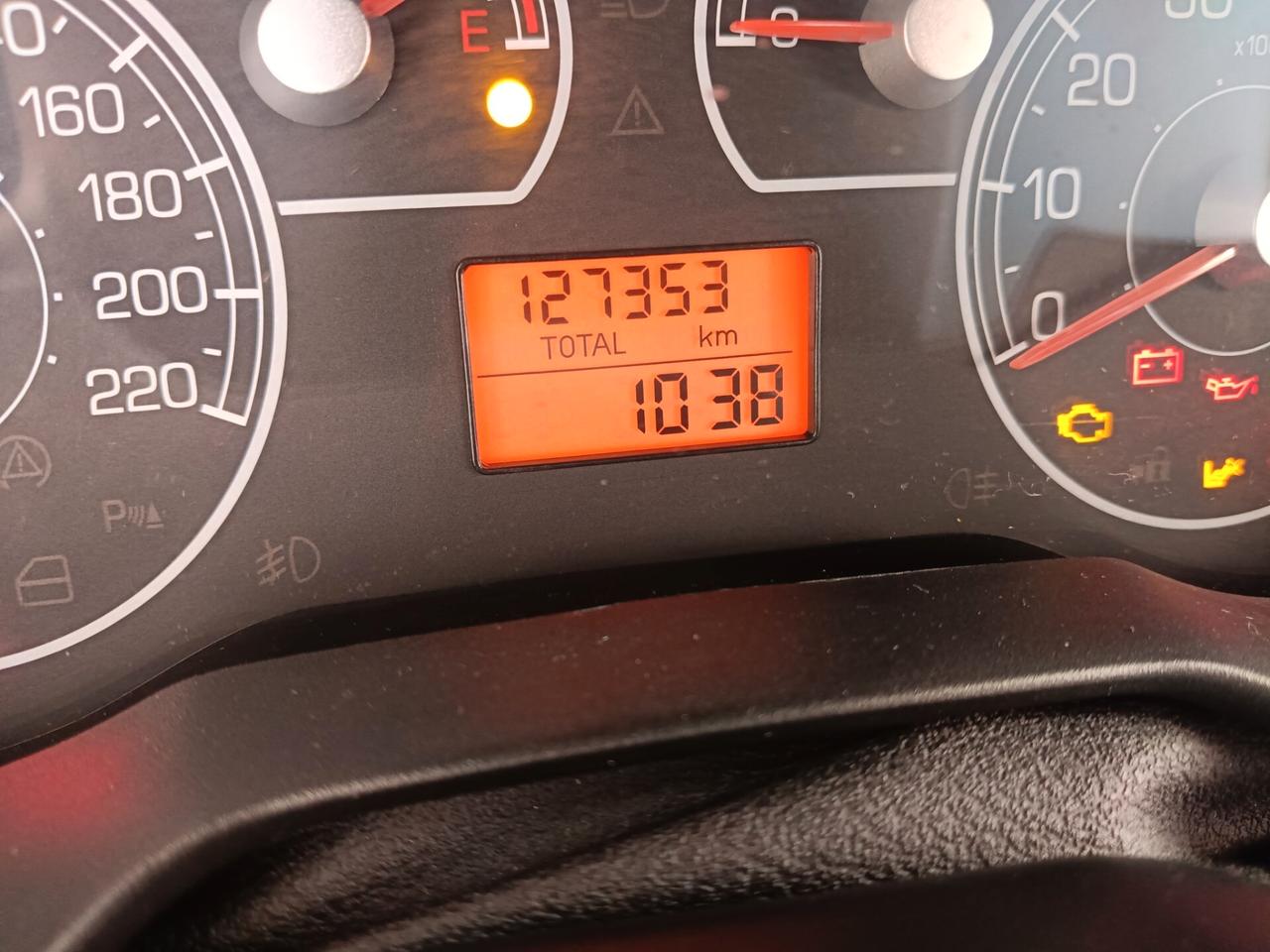 FIAT GRANDE PUNTO 1.2 5PORTE-NEOPATENTATI -Euro 4350