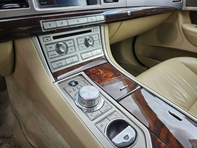 JAGUAR XF 3.0 D V6 Luxury