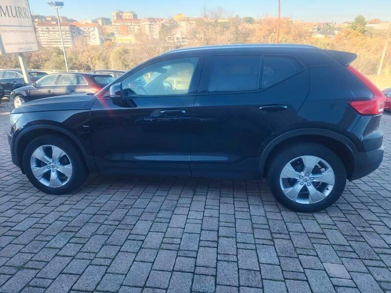 Volvo XC40 D3 Momentum 2.0 TDI 150 CV Automatica