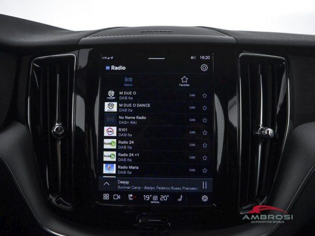 VOLVO XC60 2.0 b5 Plus Dark awd auto