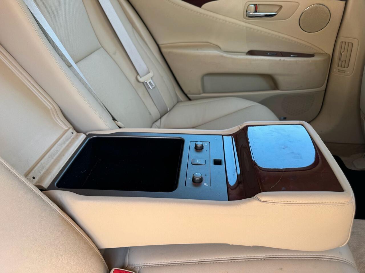 Lexus LS 600 600h