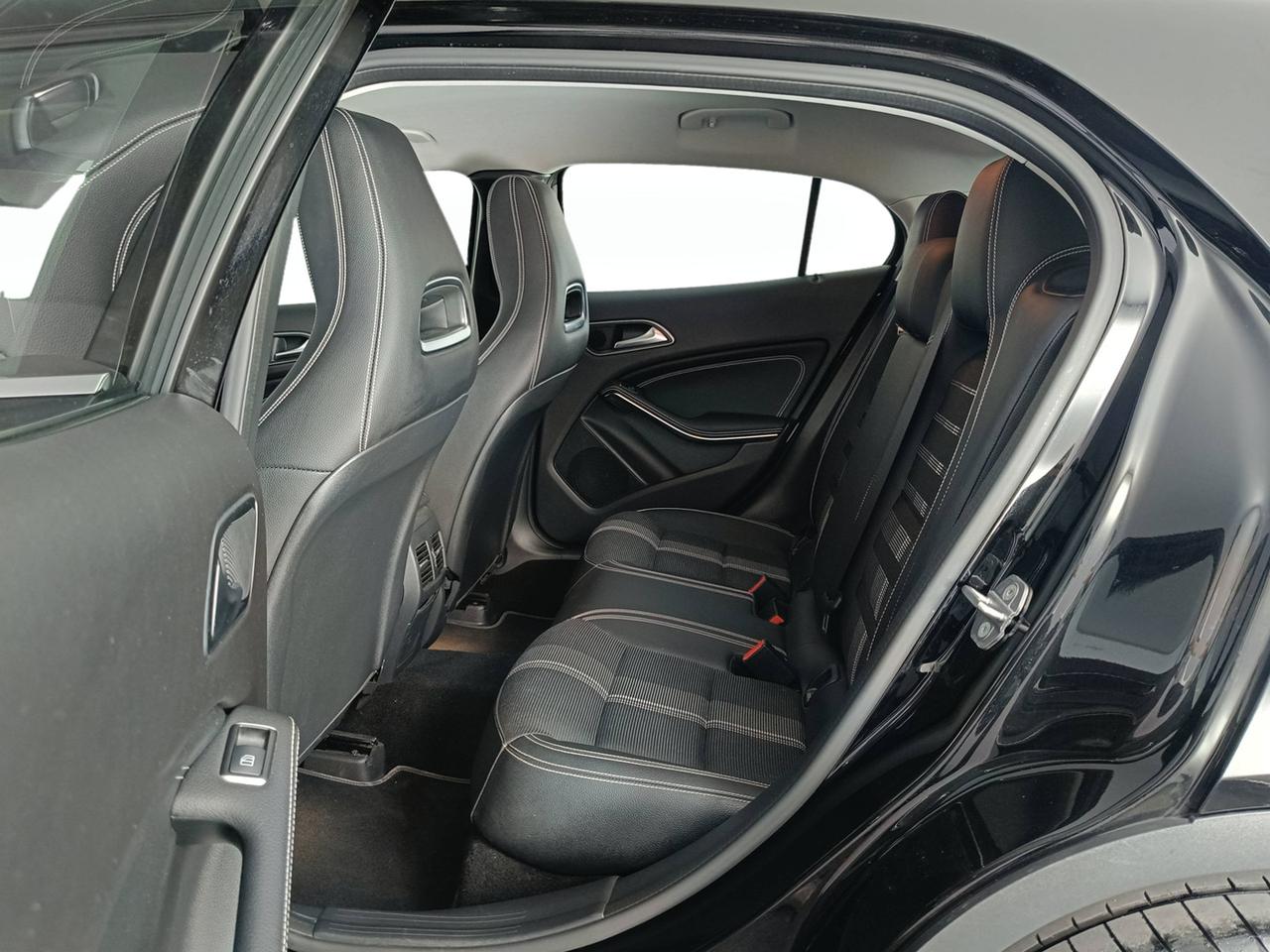 Mercedes-Benz GLA-X156 2017 - GLA 180 Sport