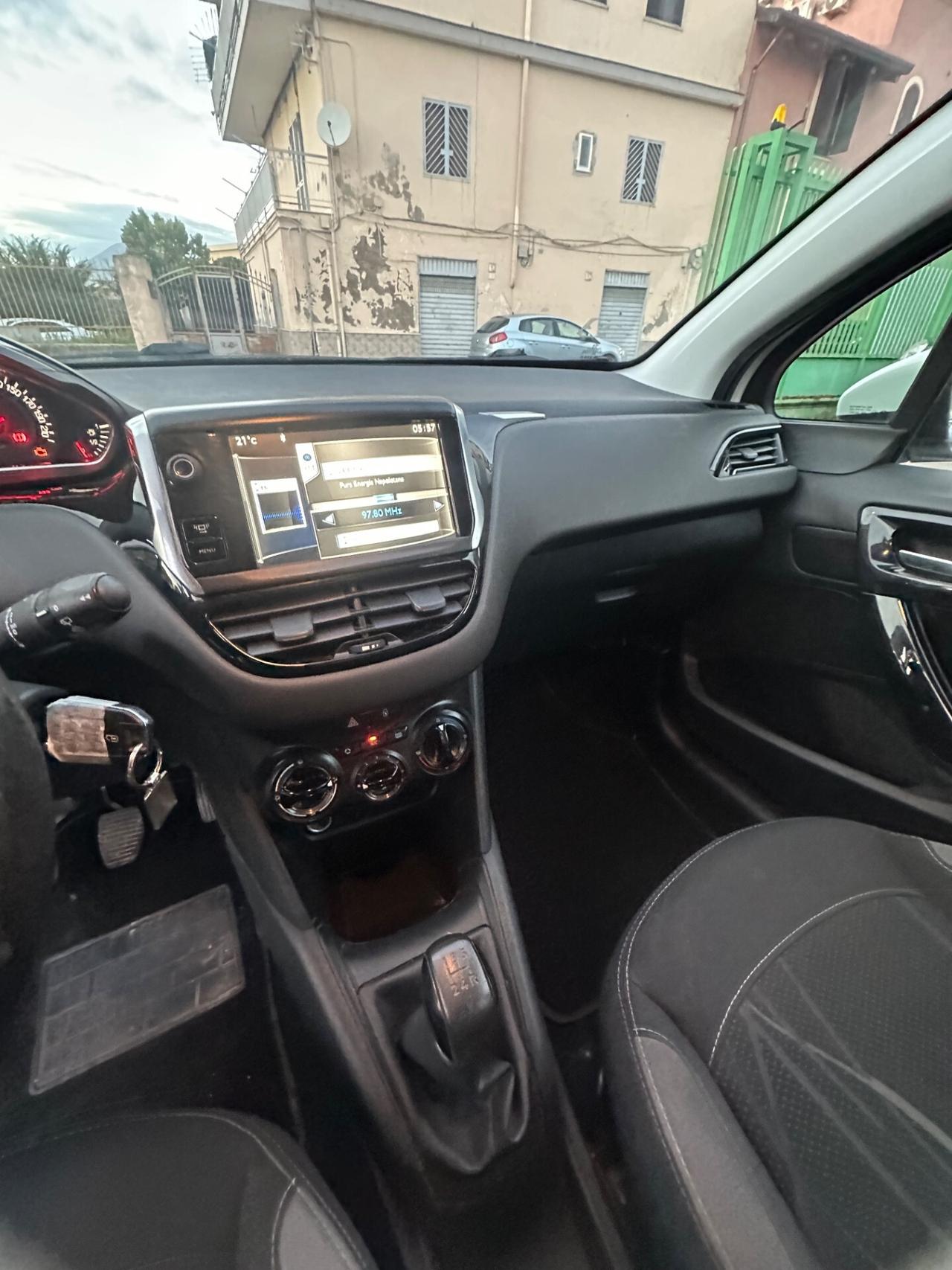 Peugeot 208 PureTech 82 5 porte Allure