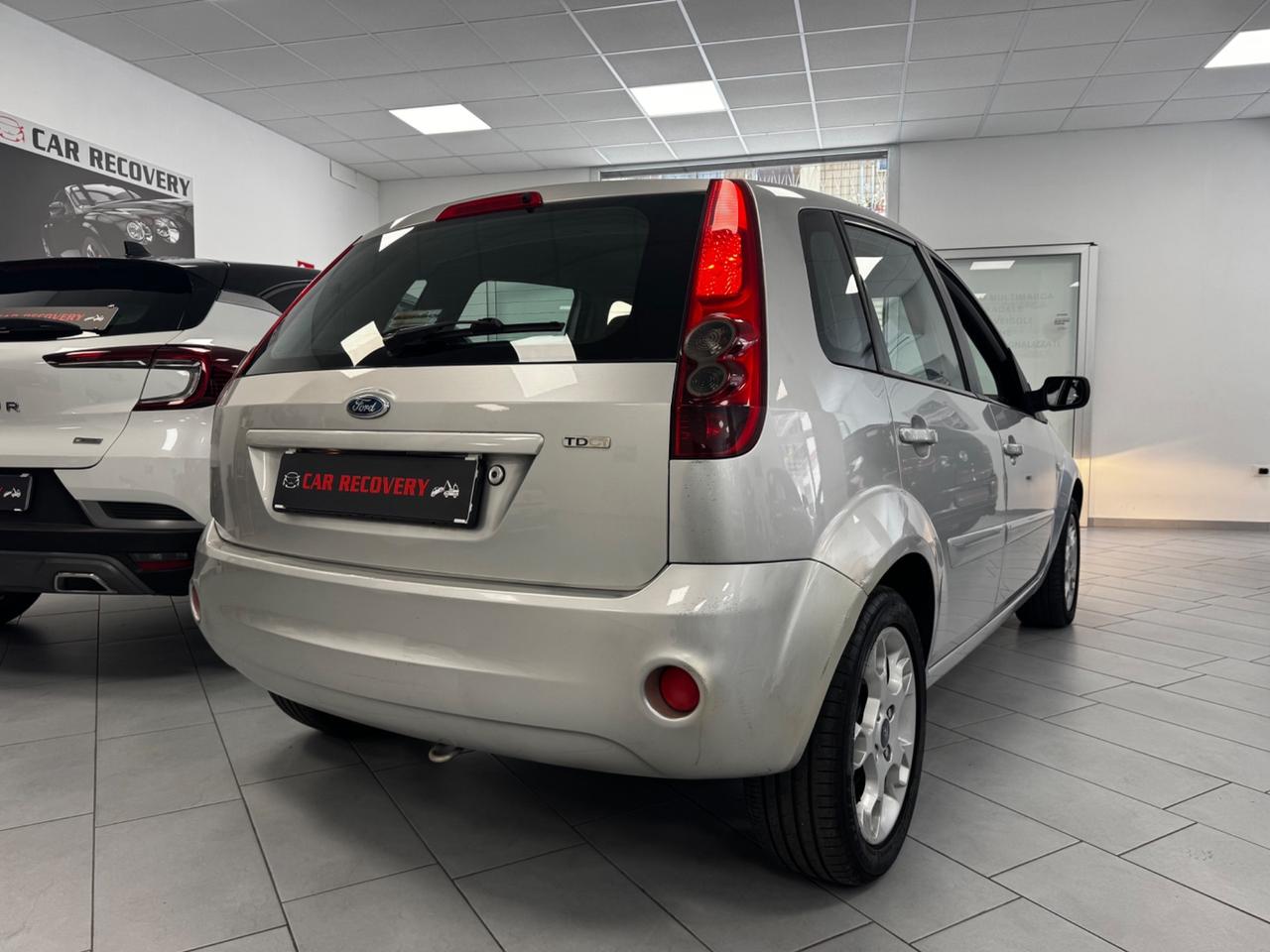 Ford Fiesta 1.4 TDCi 5p. Ghia