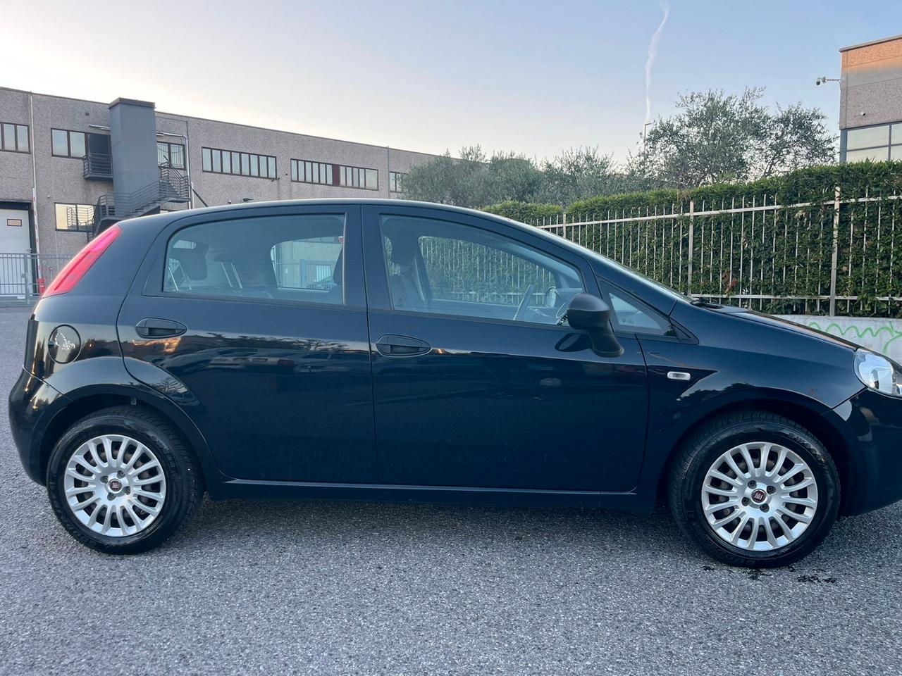 FIAT PUNTO 1200 BENZ LOUNGE 2018 EURO6
