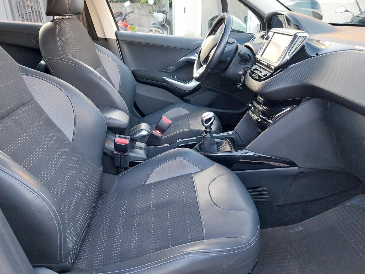 PEUGEOT 2008 1.6 DIESEL SOLO 90.000 KM ALLURE 2019