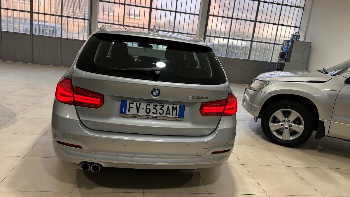 BMW - Serie 3 Touring - 320d Touring Luxury