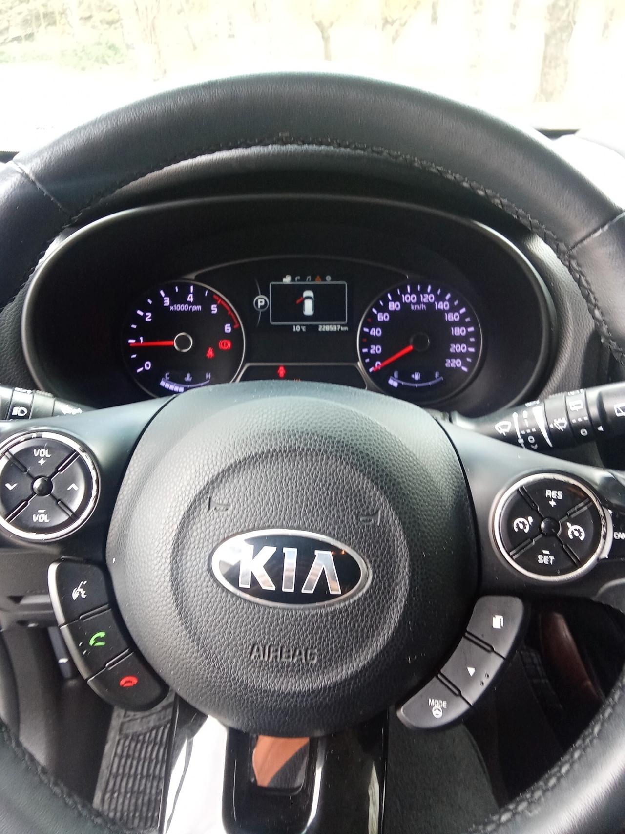 Kia Soul 1.6 CRDi automatico 014