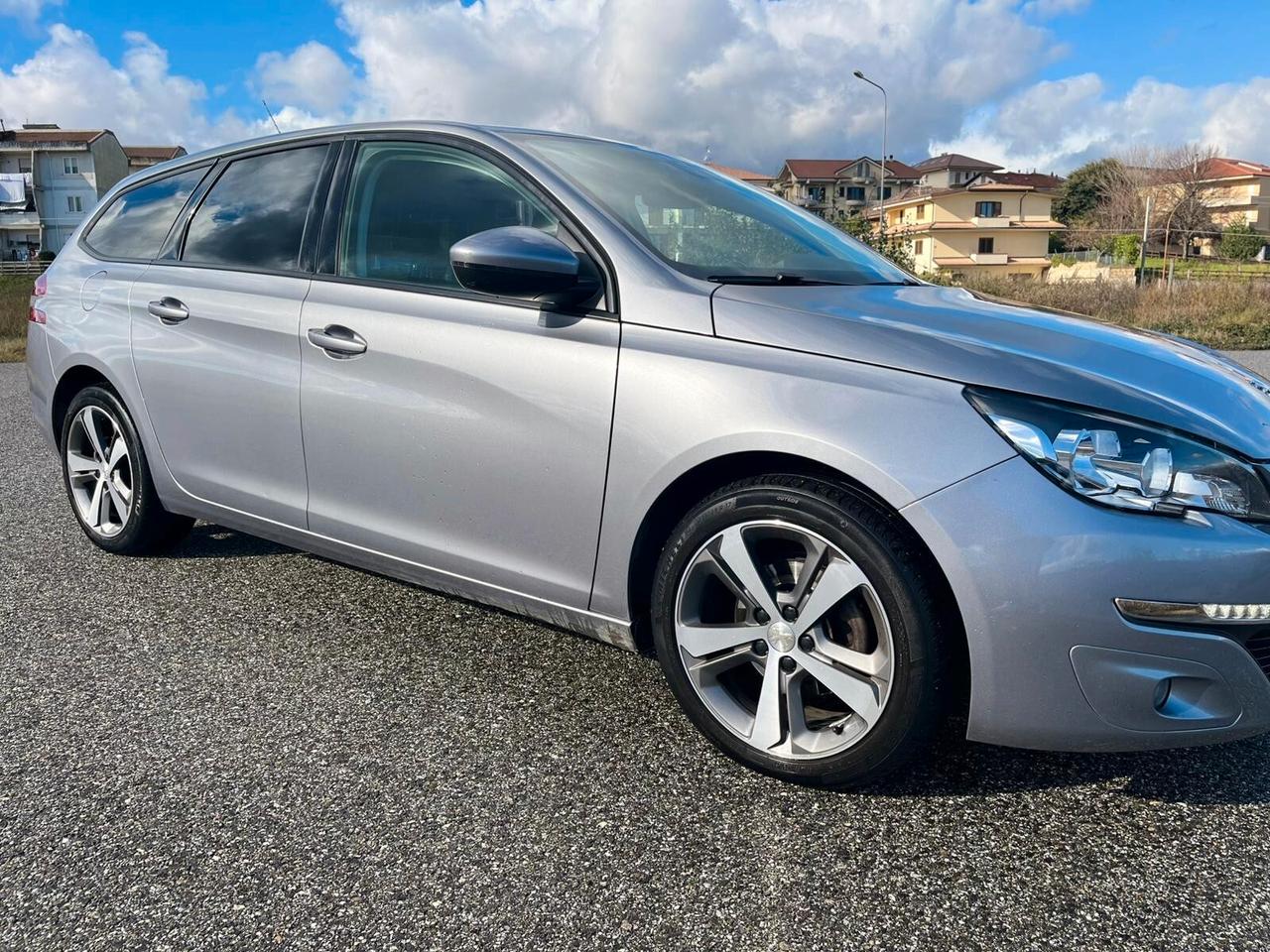 Peugeot 308 BlueHDi 120 S&S SW Allure