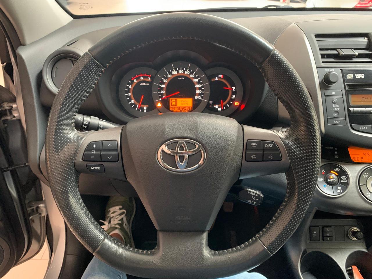 Toyota RAV4 2.2 d-4d Luxury 150cv dpf my09