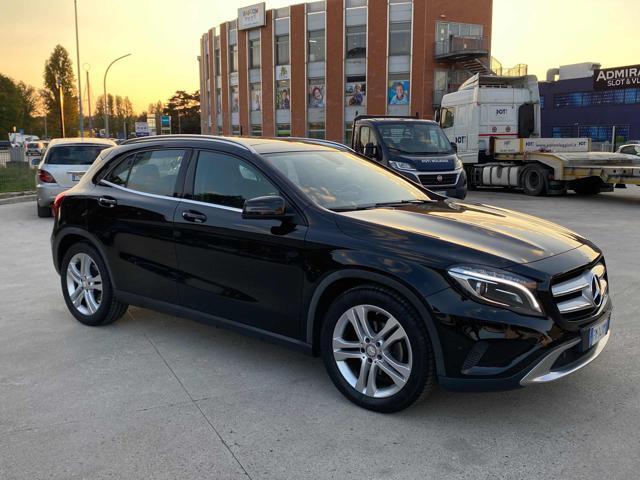 MERCEDES-BENZ GLA 180 Sport