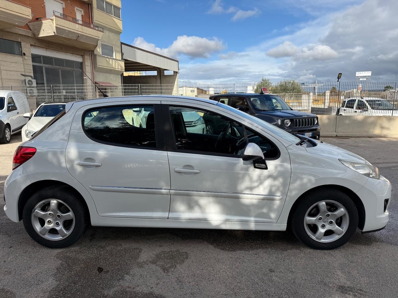 Peugeot 207 Plus 1.4 8V 75CV 5p. ECO GPL CASA MADRE