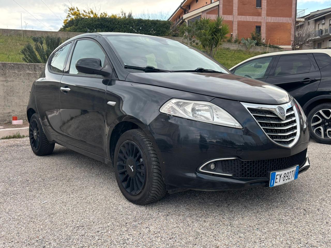 Lancia Ypsilon 1.2 69 CV 5 porte S&S Gold