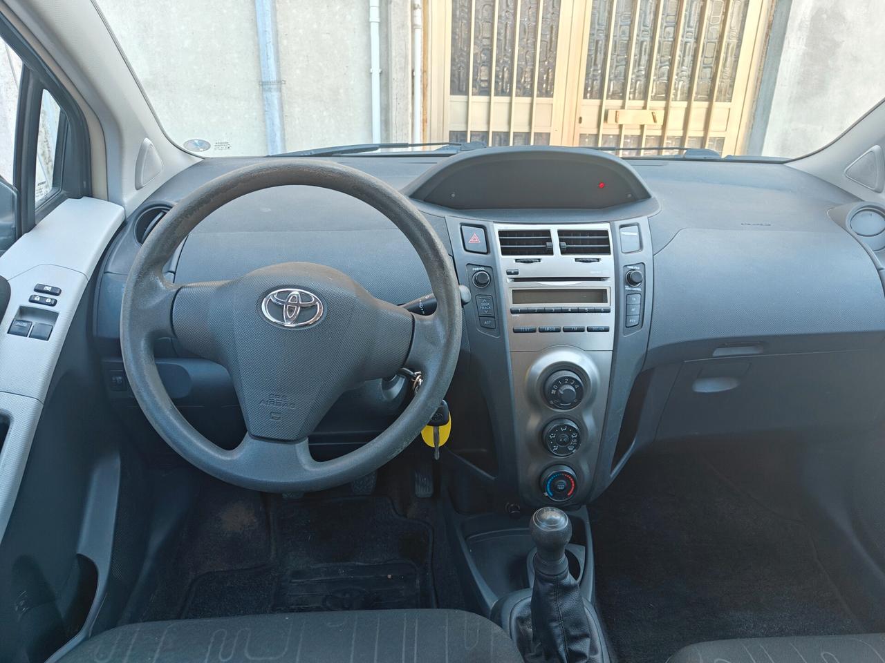Toyota Yaris 1.0 Benzina Sol