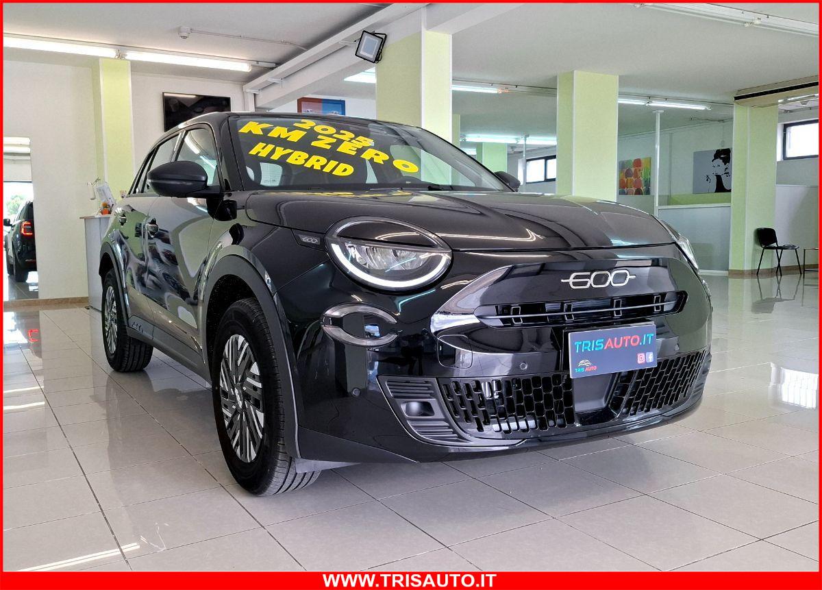 FIAT 600 1.2T MHEV DCT POP NEOPATENTATI (FARI LED)