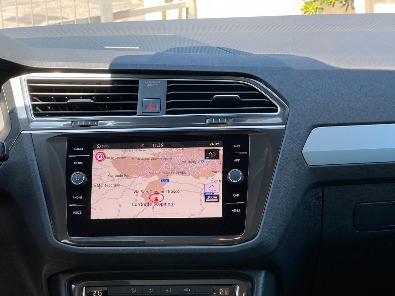 Volkswagen Tiguan 2.0 TDI SCR DSG Business BlueMotion Technology NAVI - CLIMA TRIZONA - APPLE CARPLAY & ANDROIDAUTO