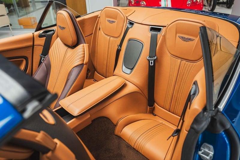 Aston Martin DB11 ASTON MARTIN DB11 VOLANTE