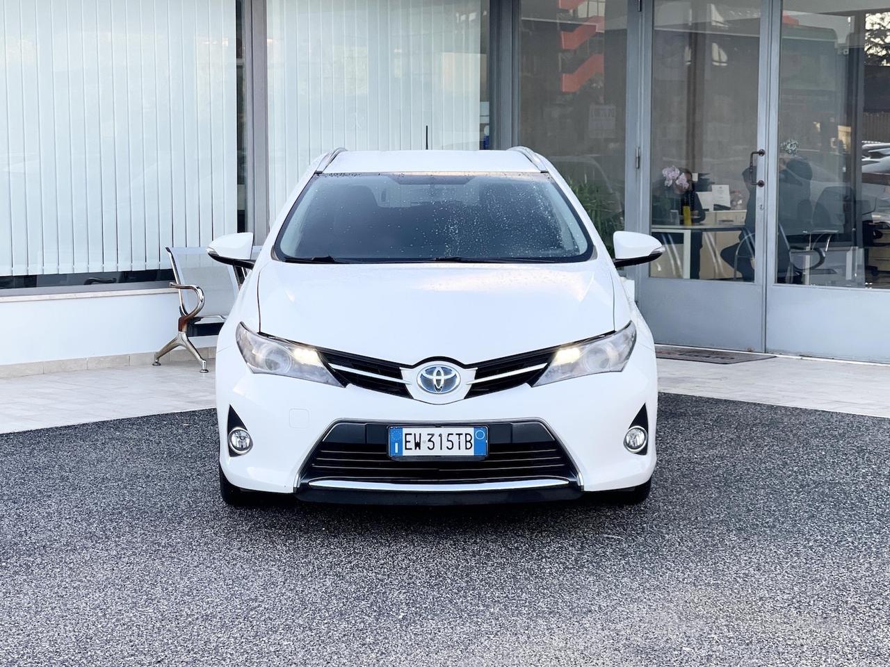 Toyota Auris 1.8 Hybrid 99CV E5 Neo - 2014