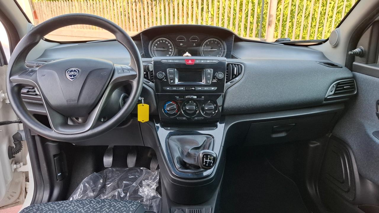 Lancia Ypsilon 1.2 69 CV 5 porte GPL Ecochic Elefantino Blu--- PER NEOPATENTATI